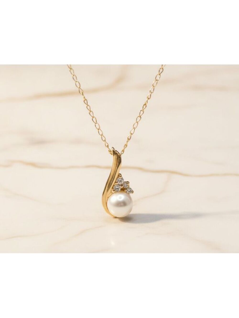 10k Gold Pendant Necklace w/ Pearl & Diamond Accents, 1.49 g